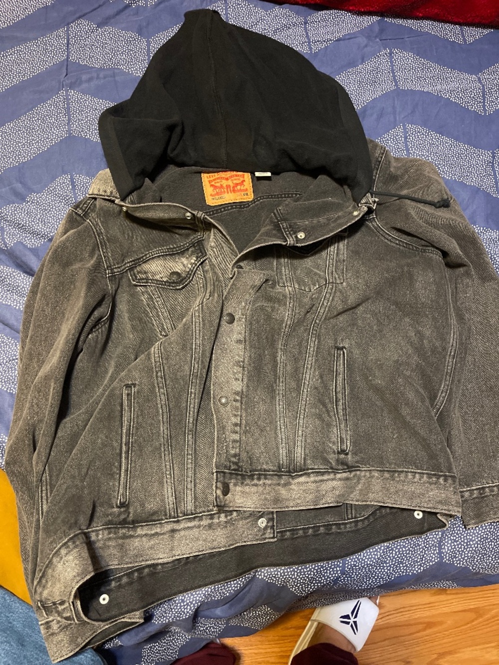 Levi’s black denim jacket hooded